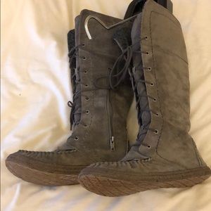 Mocassin lace up suede Ugg Boots